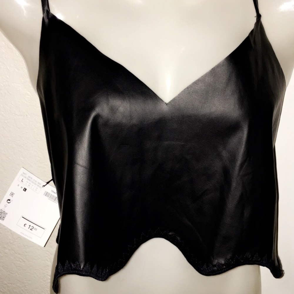 FINAL OFFER. NWT Black Crop Top